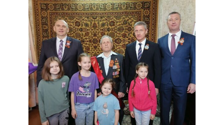 В Клинцах ветеран Константин Купрейченко удостоен Почетного звания