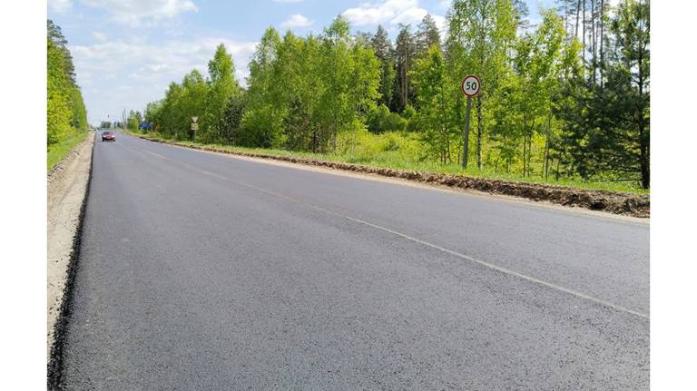 На дороге Дятьково-Бытошь-Будочки частично уложили верхний слой асфальта
