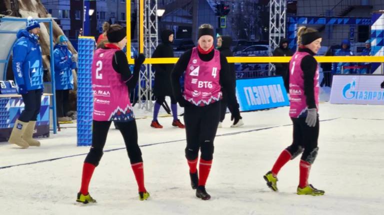 Волейболистки брянского «Спартака» уверенно выиграли золото чемпионата России на снегу