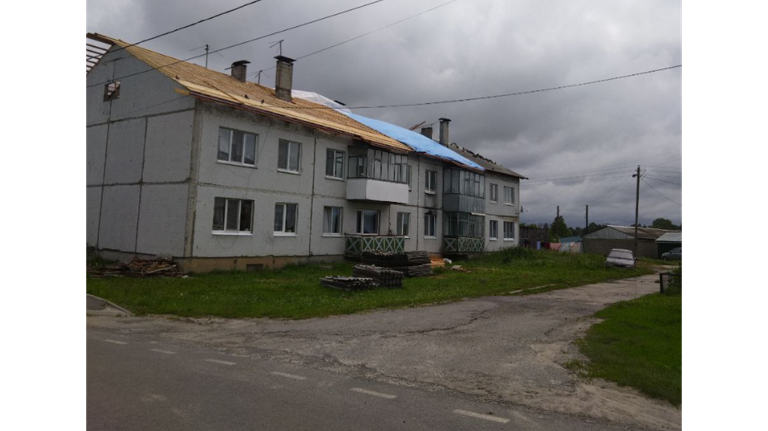 В Выгоничском районе продолжается ремонт кровель многоквартирных домов