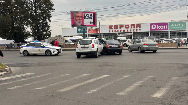 В Брянске на проспекте Московском в ДТП попали автомобили