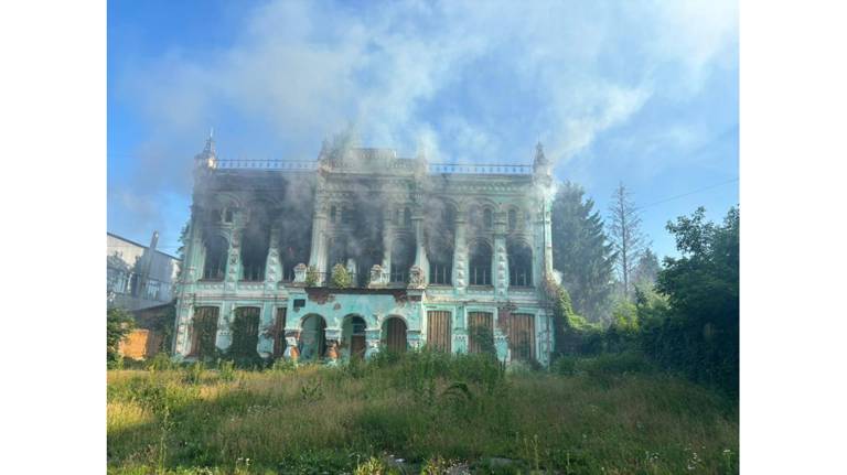 В Стародубе Брянской области подожгли здание бывшего завода «Реле»