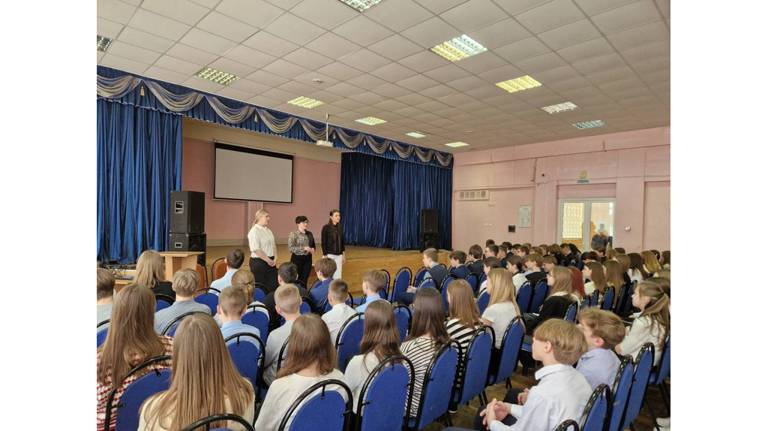 Адвокаты рассказали учащимся гимназии №6 Брянска об ответственности