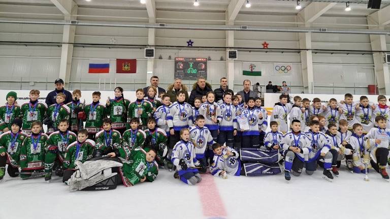 Хоккейный турнир «Золотая шайба» выиграла команда «Вымпел» из Трубчевска