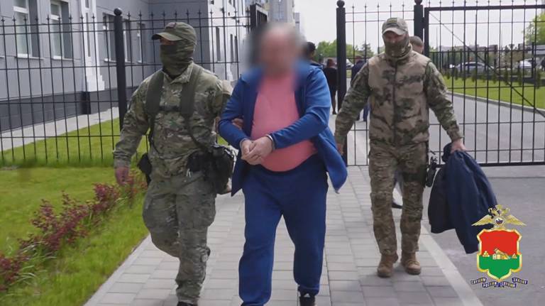 В Брянске задержали двух уголовников за вымогательство у перевозчиков