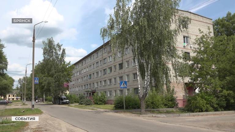 Нехорошее жильё: в Брянске вновь затопило квартиру инвалида