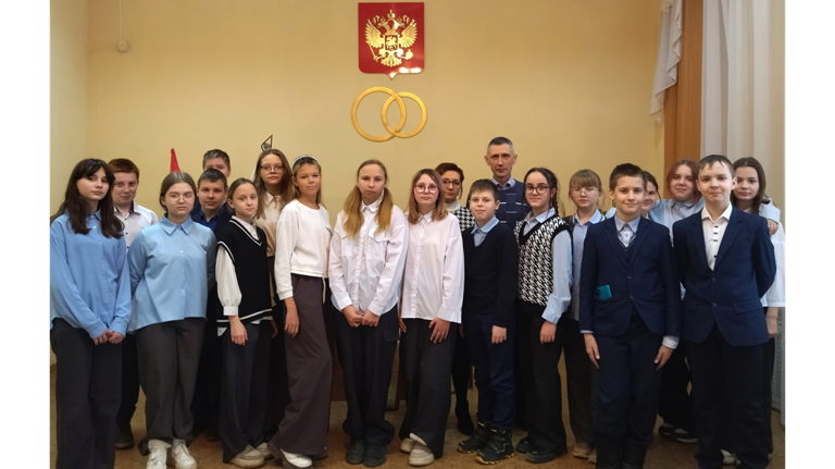 День защиты детей унечские школьники отметили в ЗАГСе