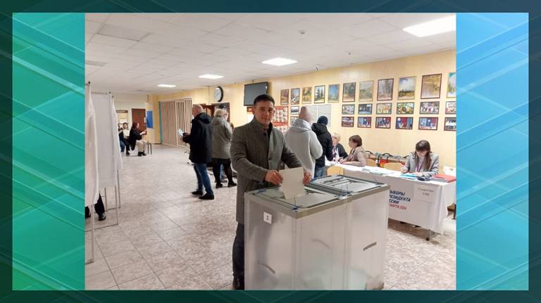На участке №160 проголосовал глава Фокинского района Брянска Александр Гаврилов