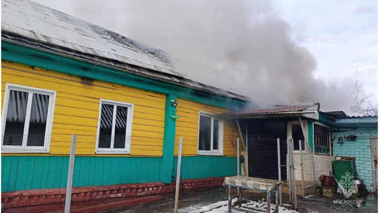 В Почепском районе сгорел жилой дом