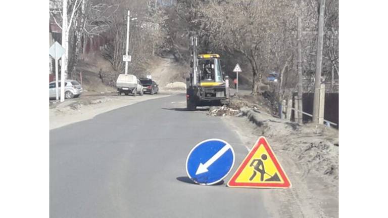 В брянской деревне Телец строят тротуар