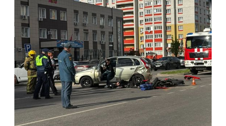 Жуткое ДТП с участием мотоциклиста произошло на улице Горбатова в Брянске