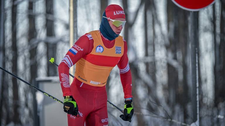 Брянский лыжник Большунов вышел в финал спринта на шестом этапе Кубка России