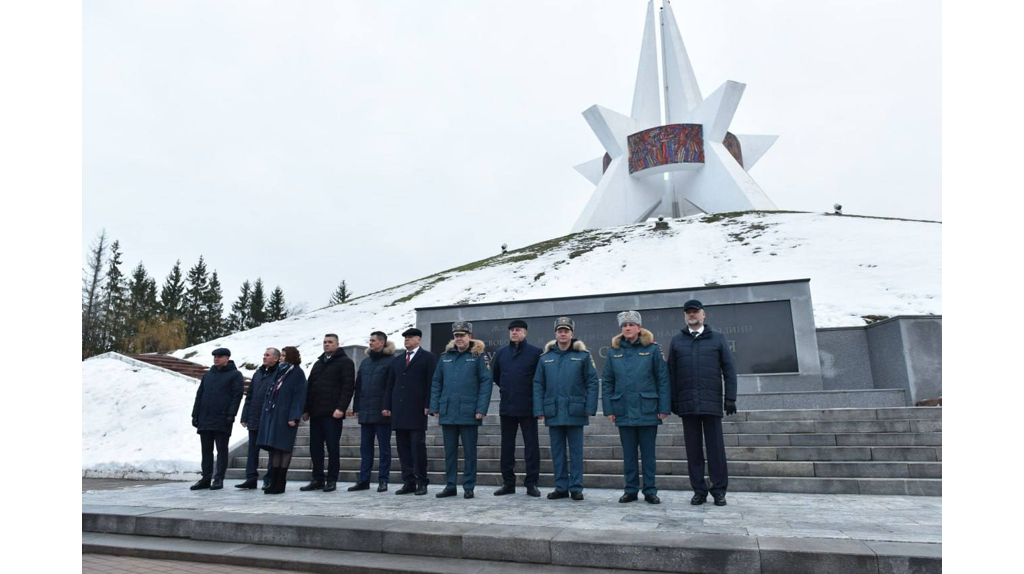 Богомаз и Денисов передали новую технику брянскому МЧС