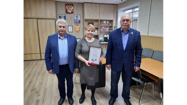 Сторож и электромонтёр Погарского водоканала получили Почётные грамоты Брянской облдумы