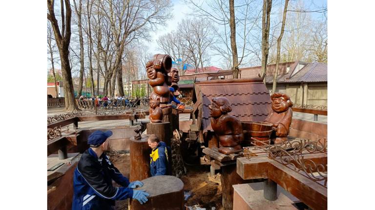 В Брянске в парке Толстого продолжаются реставрационные работы