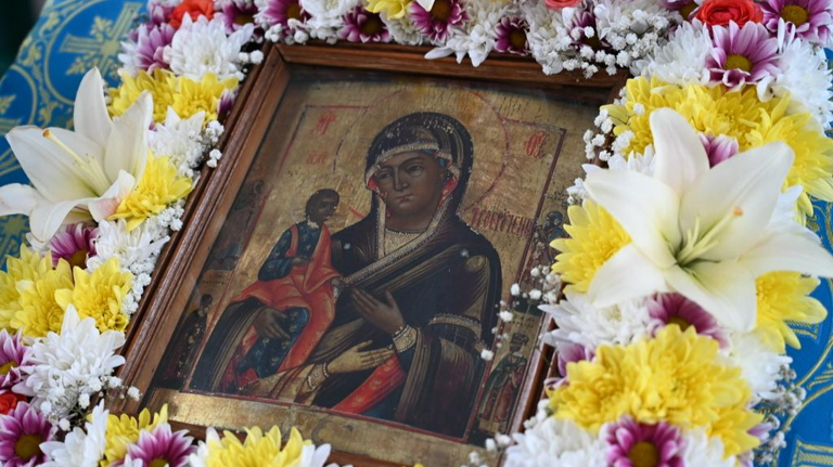 Православные брянцы отмечают День иконы Божией Матери «Троеручица»