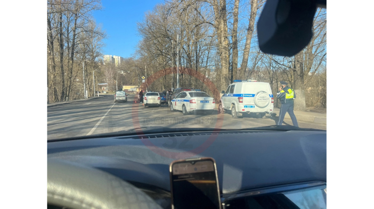 В Брянске на улице Калинина легковушка сбила человека