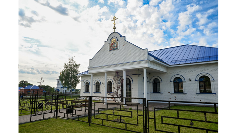 Владимирский храм в брянском селе Алешенка отметил 10-летие