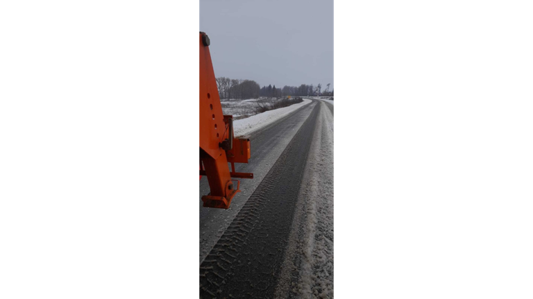 Дороги Брянщины очищают от снега в круглосуточном режиме