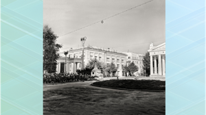 Брянцам показали театральную площадь от памятника В.И. Ленину 50-летней давности