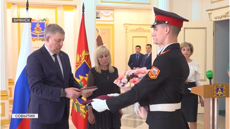 Брянского героя Дмитрия Дедкова наградили орденом Мужества посмертно