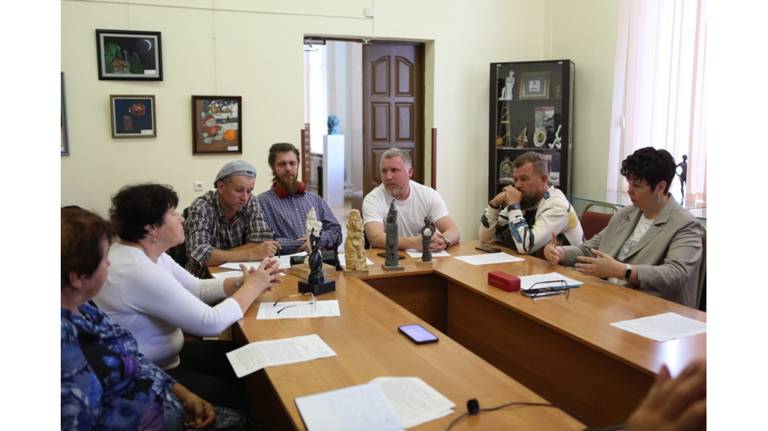 В парк Толстого в Брянске вернется трио: Водяной, Русалка и Кикимора 