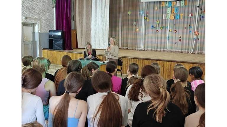 Брянский омбудсмен Мухина встретилась с детьми в санатории «Дубрава»