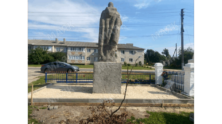В Новозыбкове продолжается благоустройство воинских мемориалов