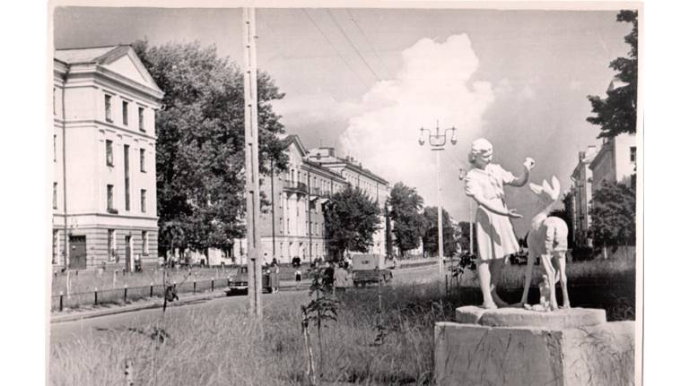 Опубликован снимок послевоенного Брянска фотографа ТАСС