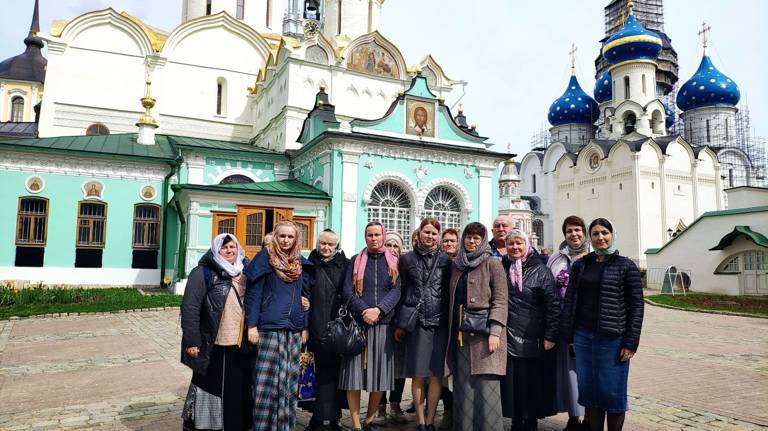 Брянские паломники посетили Свято-Троицкую Сергиеву лавру