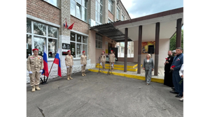 В память о Герое России Эдуарде Лукошюсе открыли мемориальную доску на Брянщине