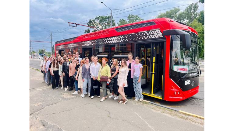 Брянские студенты открыли троллейбусный турмаршрут по городу