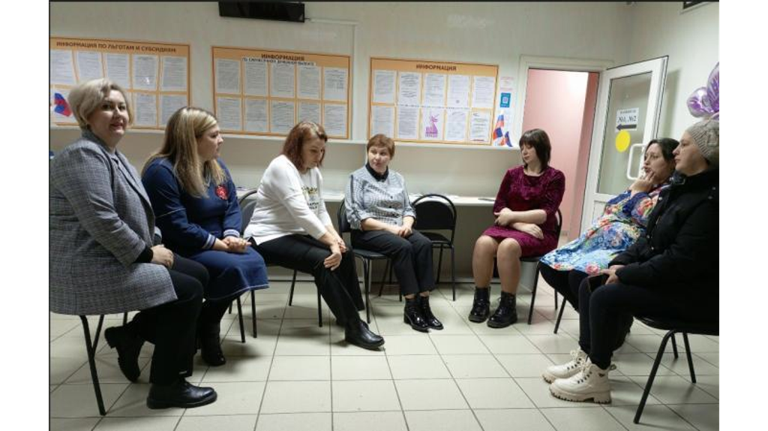 Многодетным мамам из Брасовского района рассказали о положенных выплатах