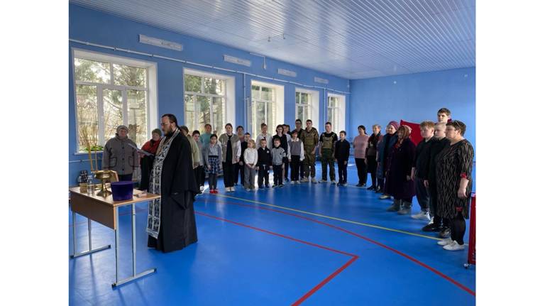 Благочинный Навлинского церковного округа посетил школу в Щегловке