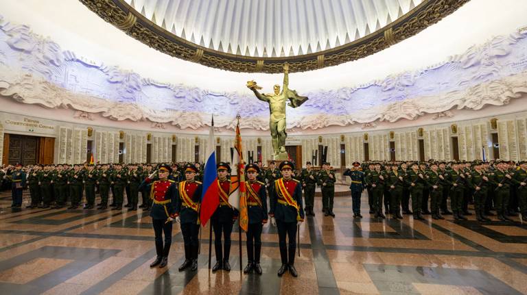 Новобранцы из Брянской области стали солдатами Преображенского полка в Музее Победы