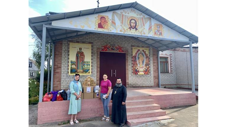 Прихожане Никольского храма города Сельцо собрали гуманитарную помощь бойцам СВО