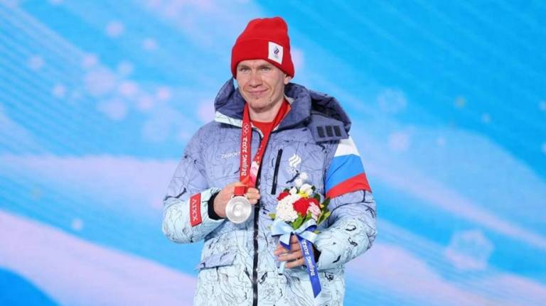 Брянский лыжник Александр Большунов досрочно выиграл Кубок России
