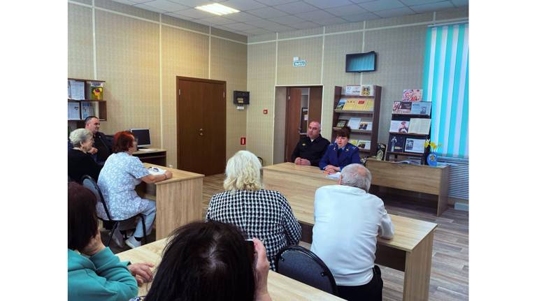 Прокурор Погарского района провела встречу с представителями Союза пенсионеров
