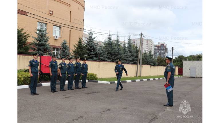 В брянском МЧС завершился сбор по вводу в строй молодых офицеров