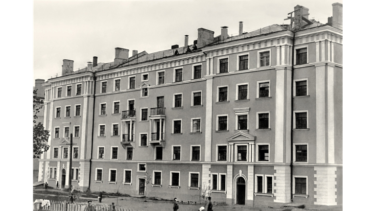 Брянцам показали старое фото дома на Арсенальской № 31 из 1940-х годов