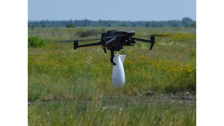 Богомаз: украинский дрон-камикадзе атаковал стародубских аграриев в поле