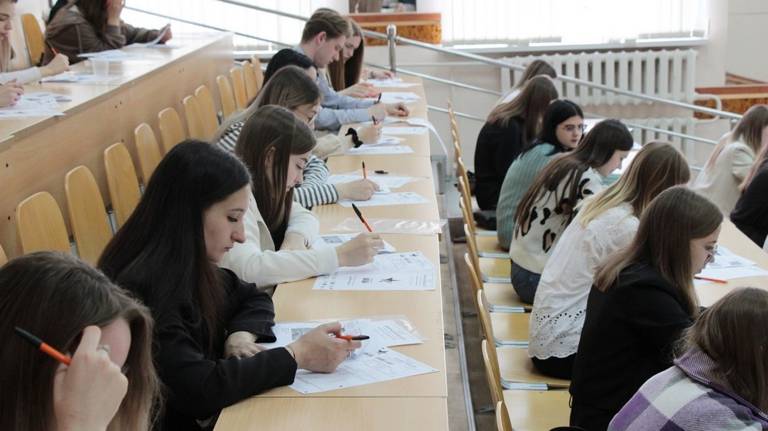 В Брянске около 50 студентов РАНХиГС написали «Диктант Победы»