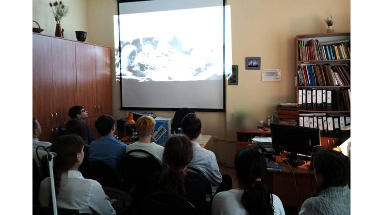В Брянске для школьников провели лекцию «Пусть поколения знают»