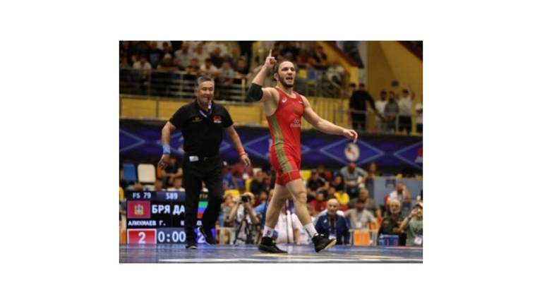 Брянский борец Гаджимурад Алихмаев стал «мастером спорта международного класса»