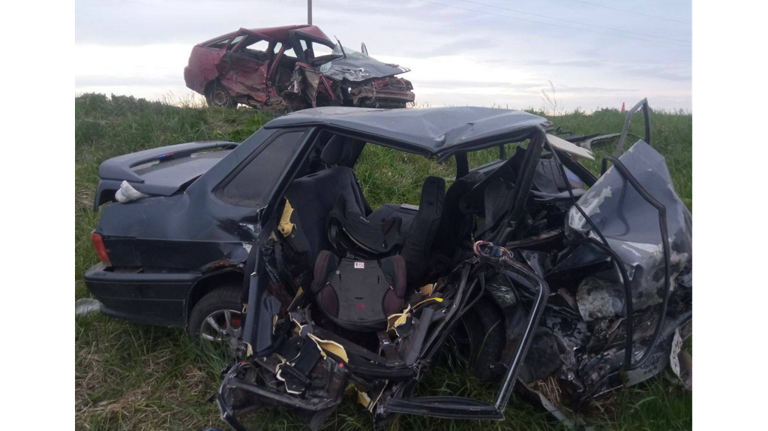 В страшном ДТП под Мглином погибли два человека, четверо в больнице