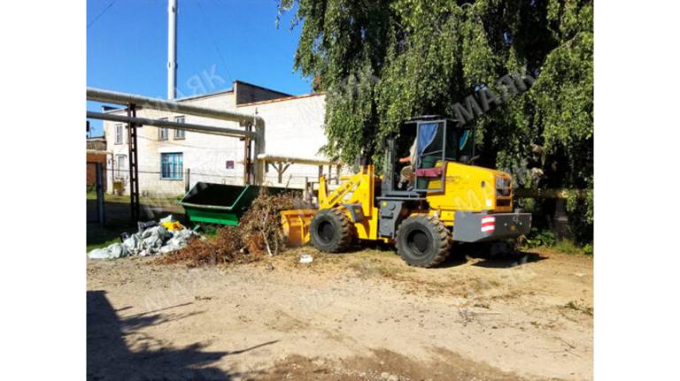 В Новозыбкове приводят в порядок остановки и скверы