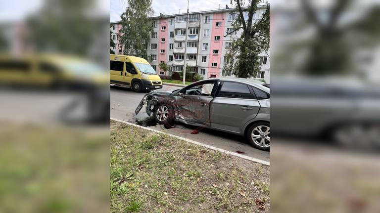 В Брянске на улице Камозина произошло серьёзное ДТП