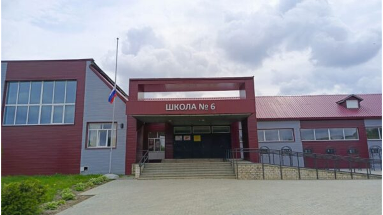 В Новозыбкове продолжается второй этап капремонта школы №6