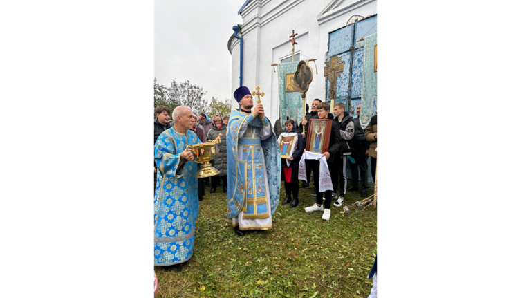 Храм в брянском селе Красное отметил престольное торжество