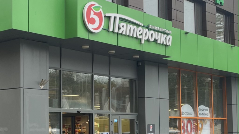 В Сельцо пьяный парень устроил погром в «Пятерочке» и избил продавца